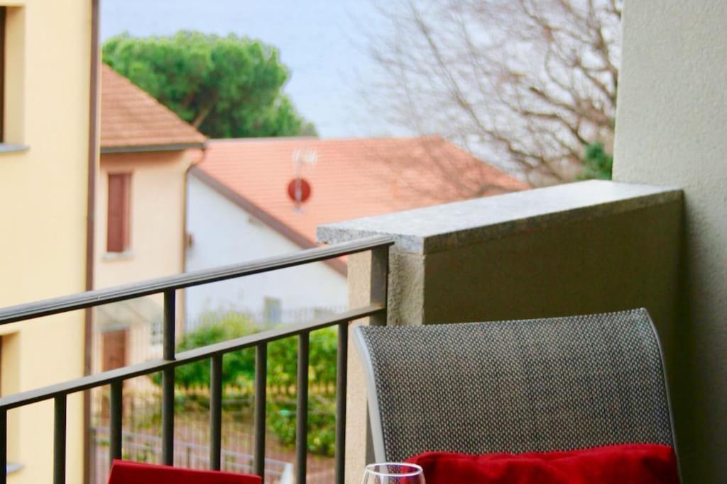 Gezellig Appartement Met Gedeeltelijk Meerzicht Acquaseria Luaran gambar